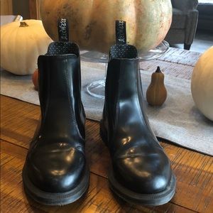 Dr Martens Smooth Leather Chelsea Boots